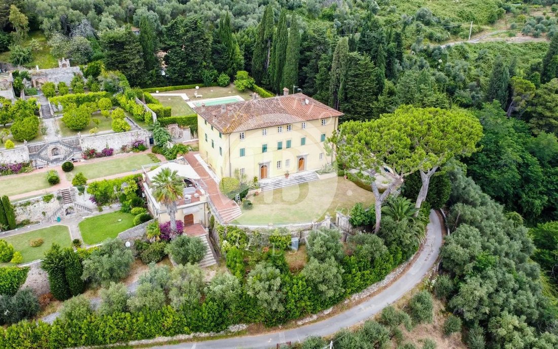 Villa in Pietrasanta, Tuscany, Italy 1 - 11329430