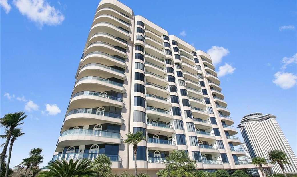 Riverfront Elegance At One River Place In New Orleans, Louisiana