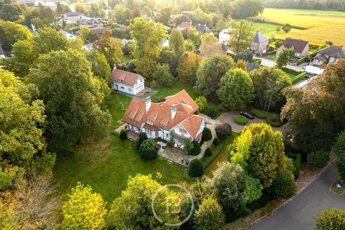 Renovated Cottage Villa + Building Plot In Wemmel, Flanders, Belgium