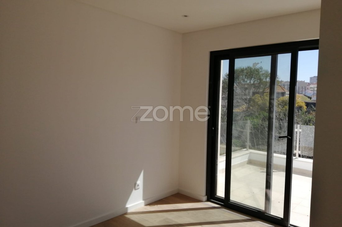 Setúbal Apartment In Setúbal Municipality, Setubal, Portugal For Sale (13398528)