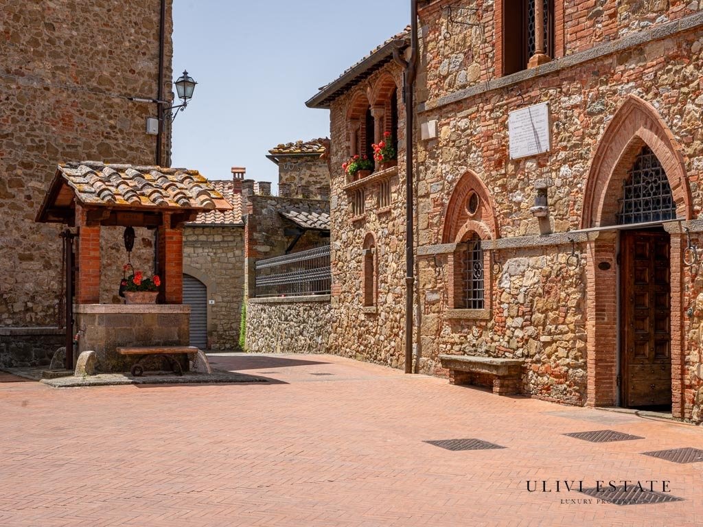Castle in Montebenichi, Tuscany, Italy 3 - 13401059