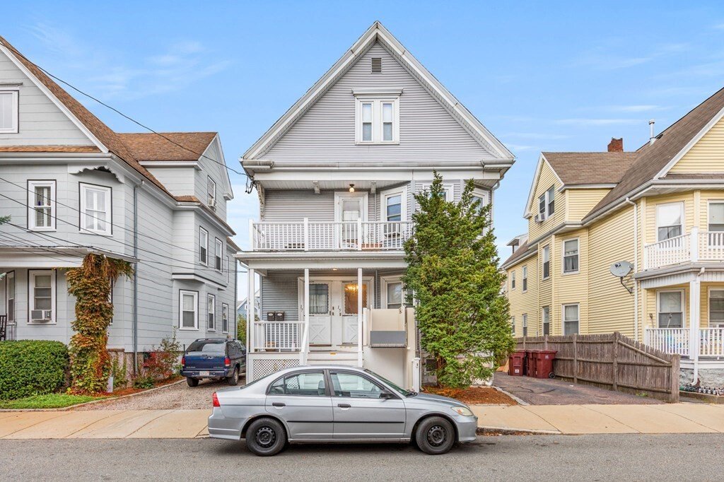 6 Bedrooms Triplex In Everett, Massachusetts, United States For Sale