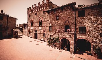 Castello a Bucine, Toscana, Italia 1
