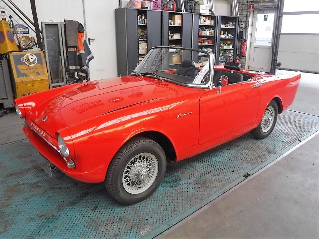 Cabriolet in De Lier, South Holland, Netherlands 1 - 13401068