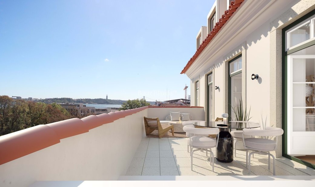 8 Bedroom Duplex Apartment In Chiado, Lisbon In Lisbon, Lisbon