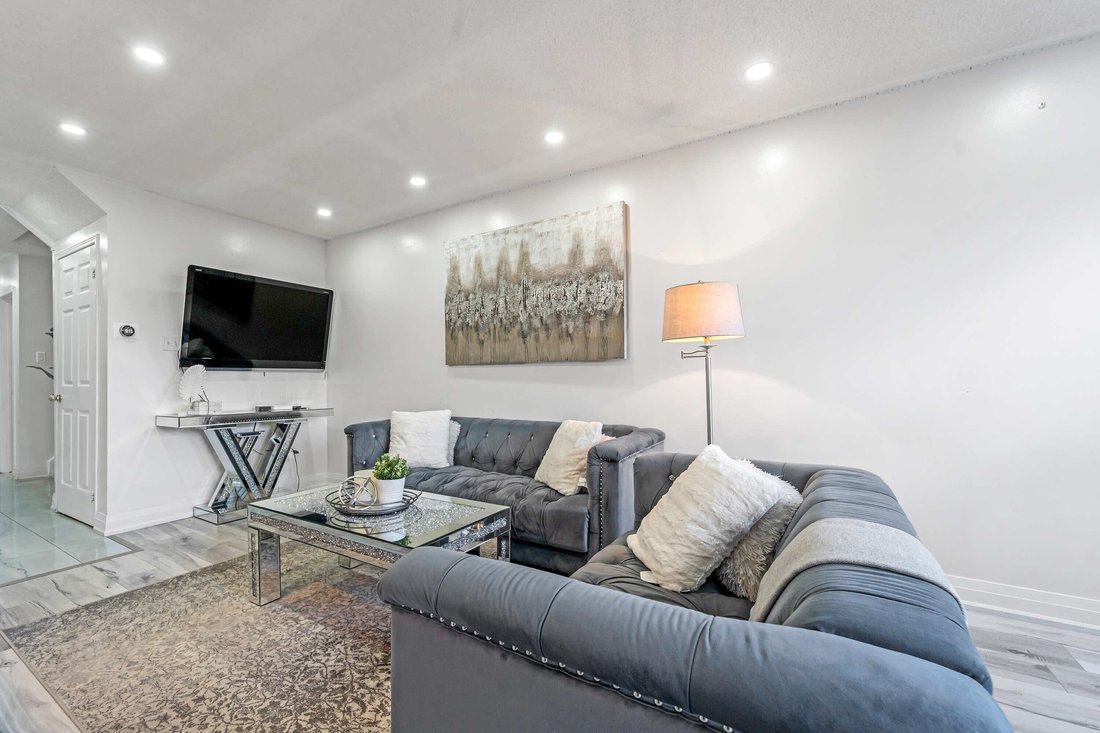 Stunning Modern Home In Brampton, Ontario, Canada For Sale (13405530)