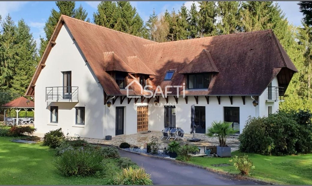 Maison D'architecte 291 M² 2min Du Centre Ville In Lisieux, Normandy