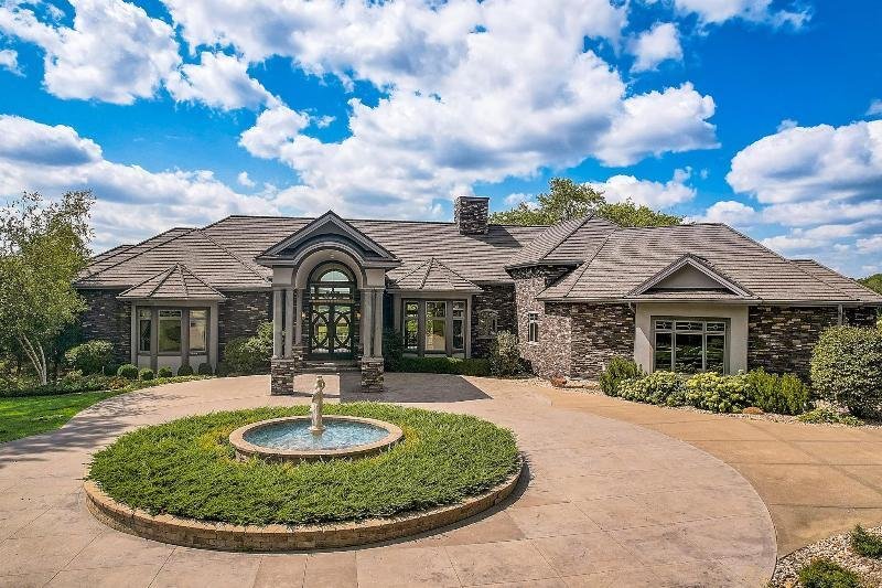 109 Acre Estate For Car Enthusiasts And In Dodgeville, Wisconsin