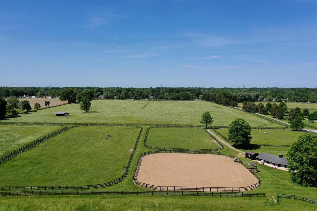 Upscale Ranch In Stone Pillars Farm In Loveland, Ohio, United States