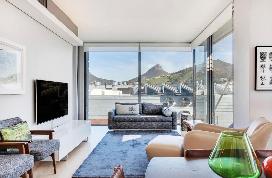 Waterfront Living At It's Best. In Cape Town, Western Cape, South