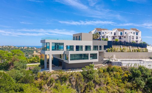 Villa in Benahavis, Andalusia, Spain 1
