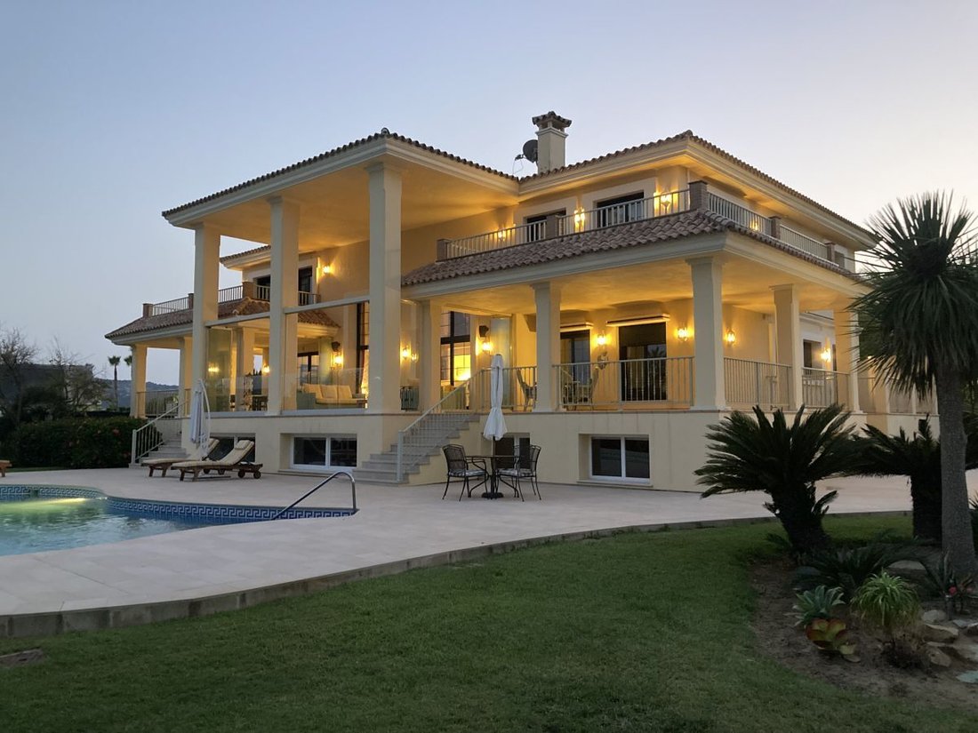 Villa in Sotogrande, San Roque, Andalusia 1 - 13409384
