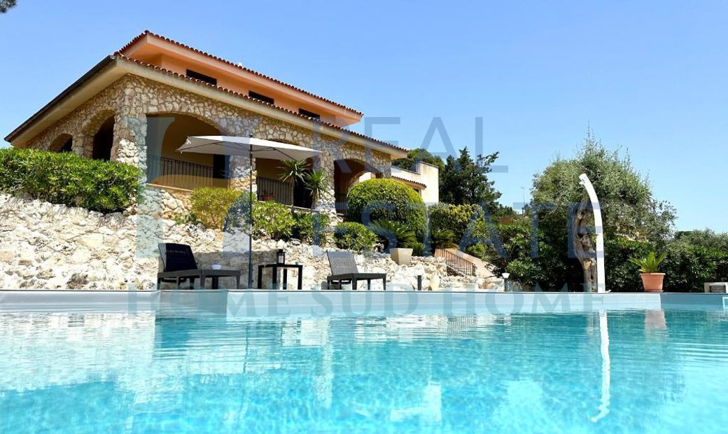 Villa Arrifriscata Hsh 633 In Avola, Sicily, Italy For Sale (13409978)