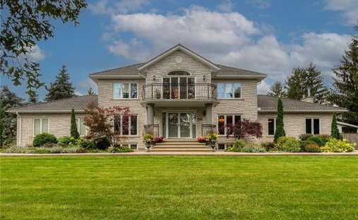 House in Hamilton, Ontario, Canada 1