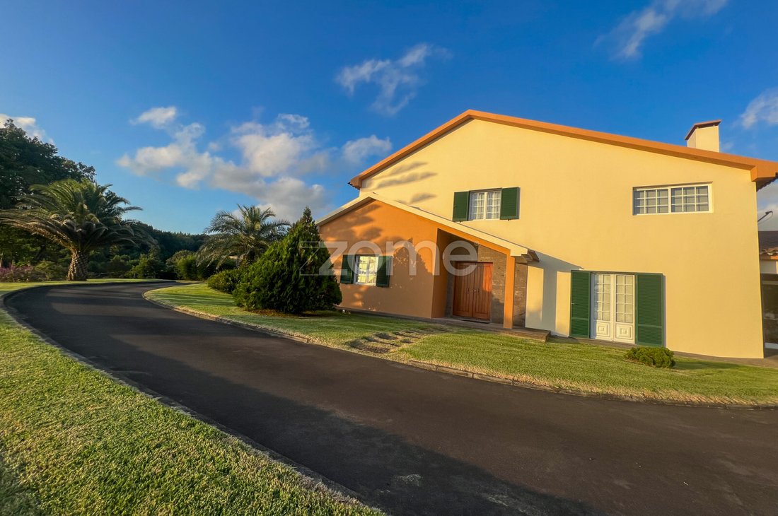 Ponta Delgada House In Candelária, Azores, Portugal For Sale (13412091)