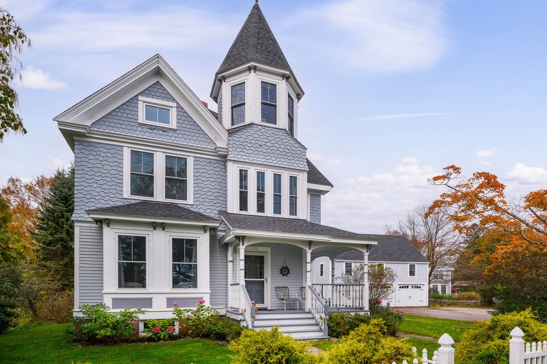 Historic Victorian With Modern Updates And In Kittery, Maine, United