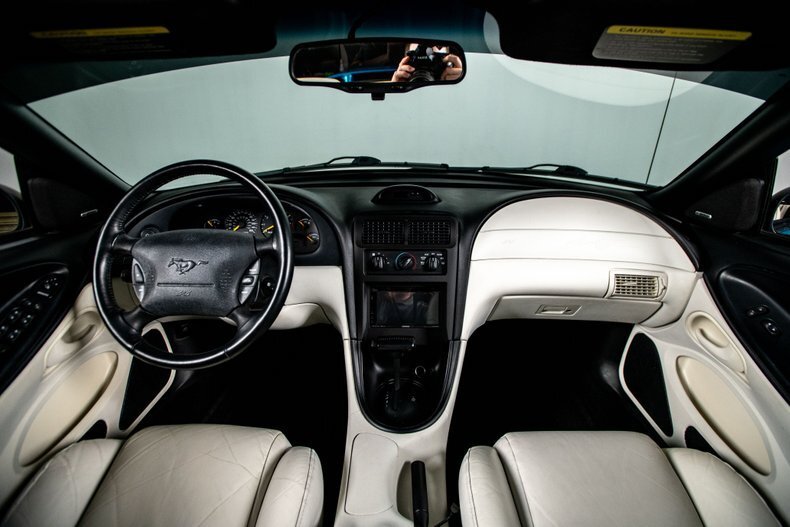 Cabriolet in Charlotte, United States 2 - 13411862