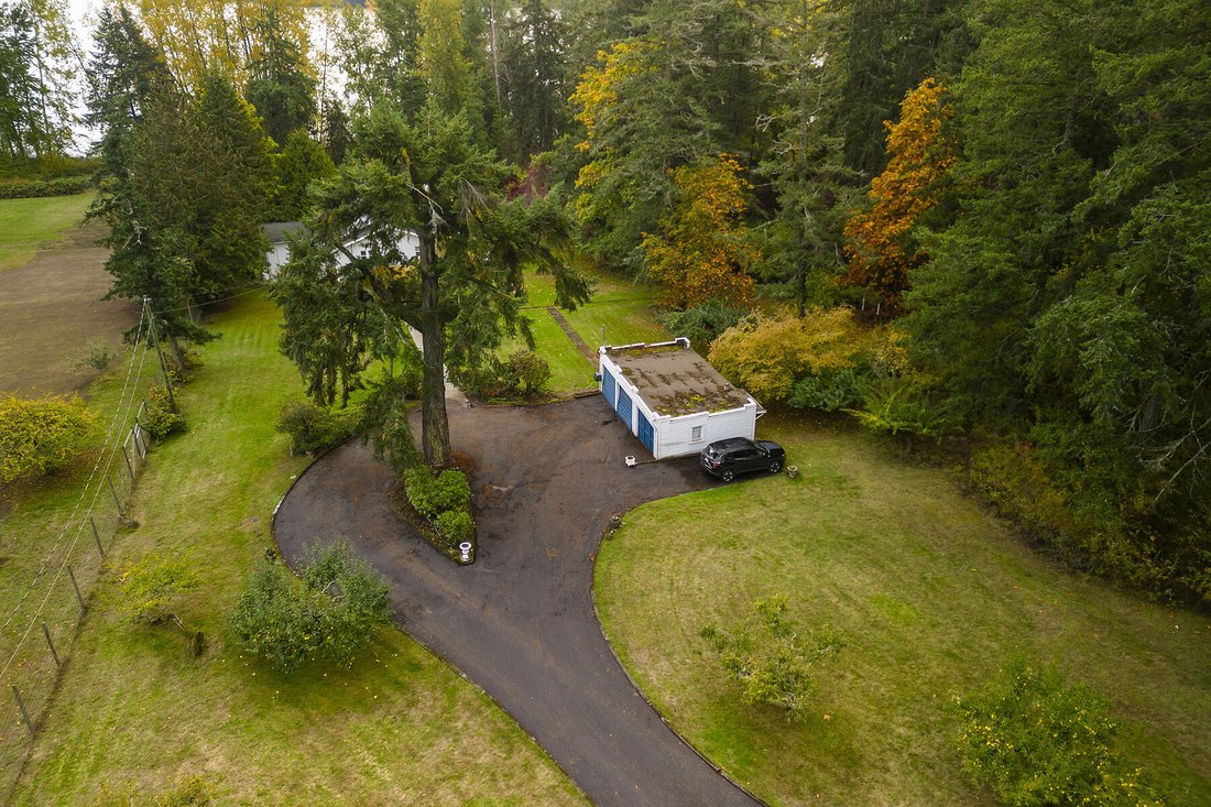 Spectacular Acreage In Saanich, British Columbia, Canada For Sale