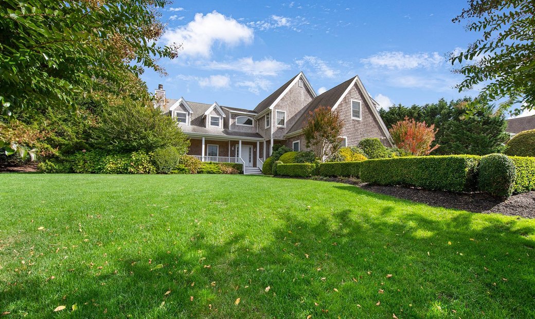 Meticulously Maintained Post Modern Home For In Quogue, New York