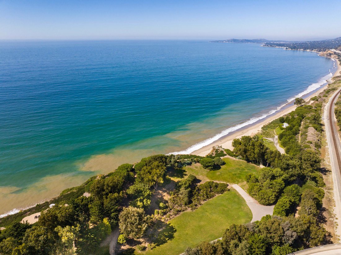 12 Acre Bluff Front Paradise In Carpinteria, California, United States