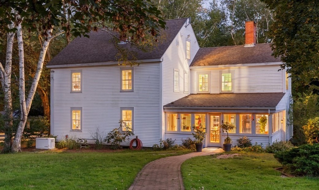 Iconic Farm With Modern Comforts In Hampton Falls, New Hampshire