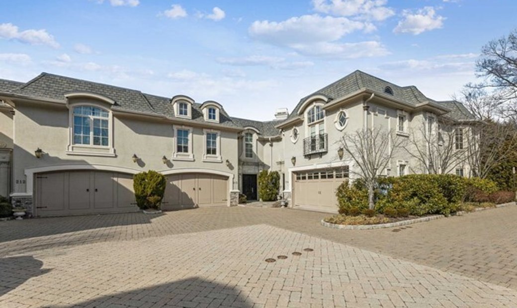 4 Bedrooms Townhouse In Demarest, New Jersey, United States For Sale