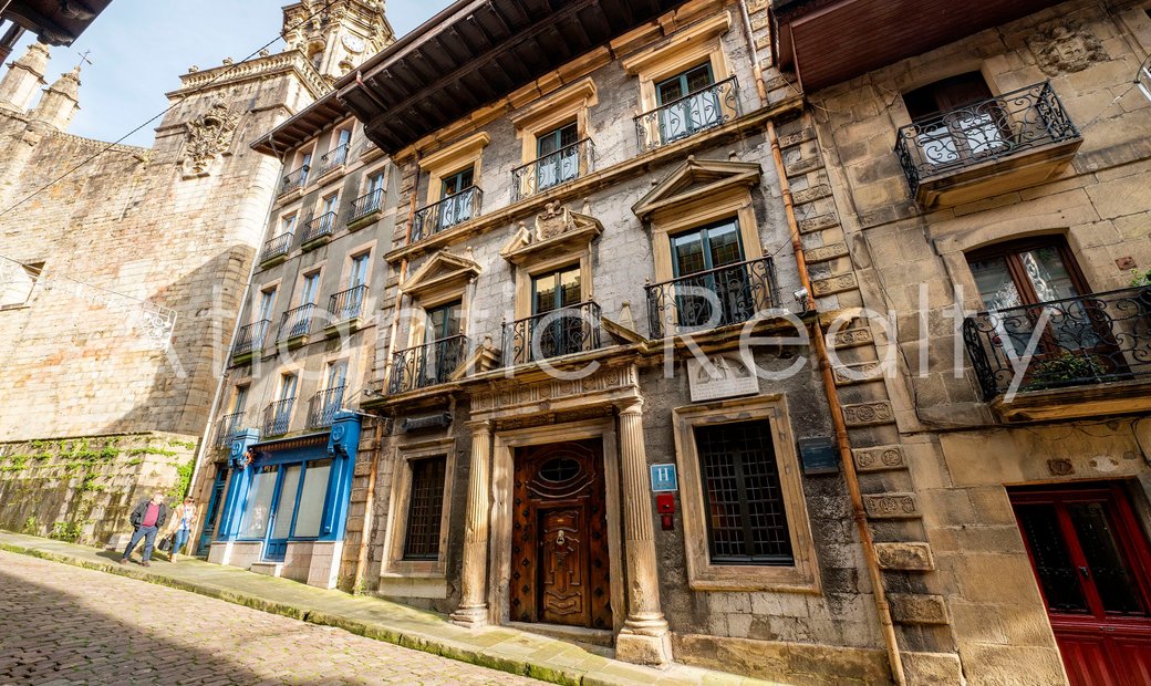 The Historical Casadevante Palace In In Hondarribia, Basque Country