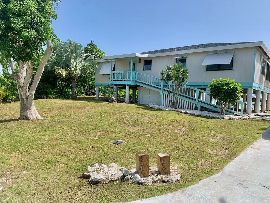 Beach Front Home With 70' Protected In Treasure Cay, Central Abaco, The