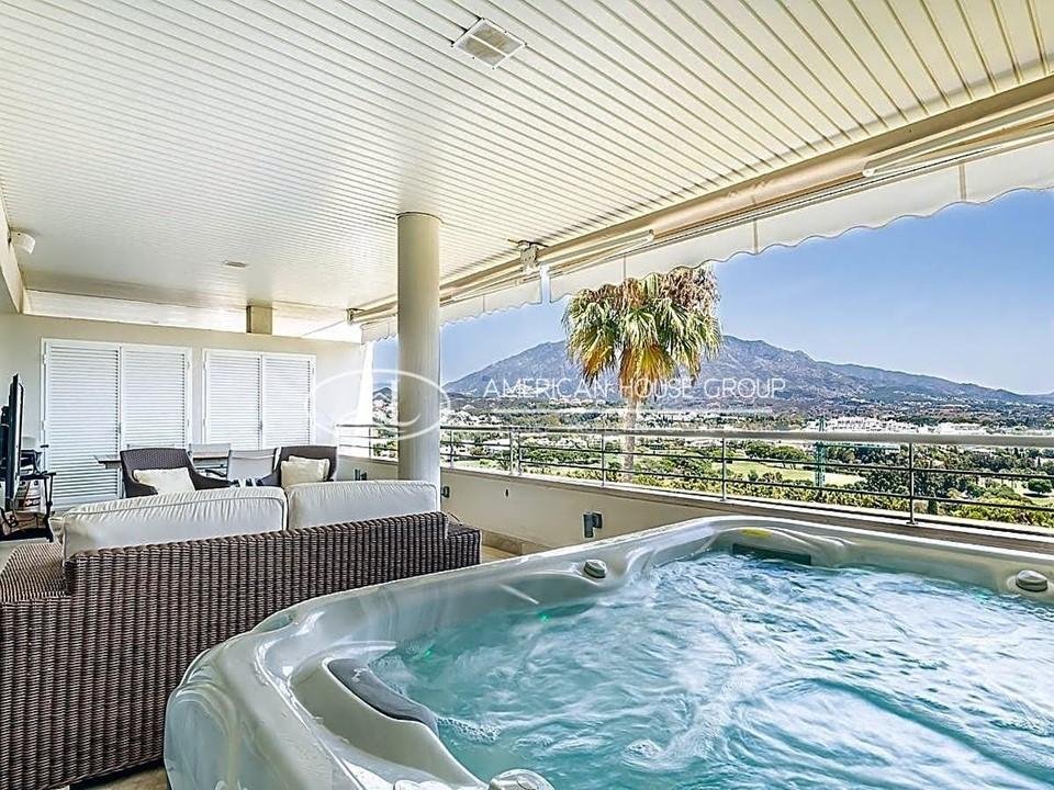 Apartment in Puerto Banus, Marbella, Spain 1 - 12370991