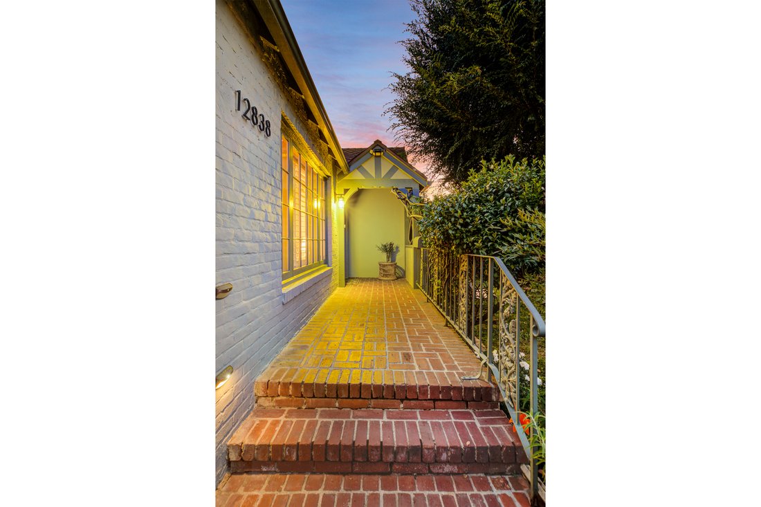 12838 Halkirk St In Los Angeles, California, United States For Sale