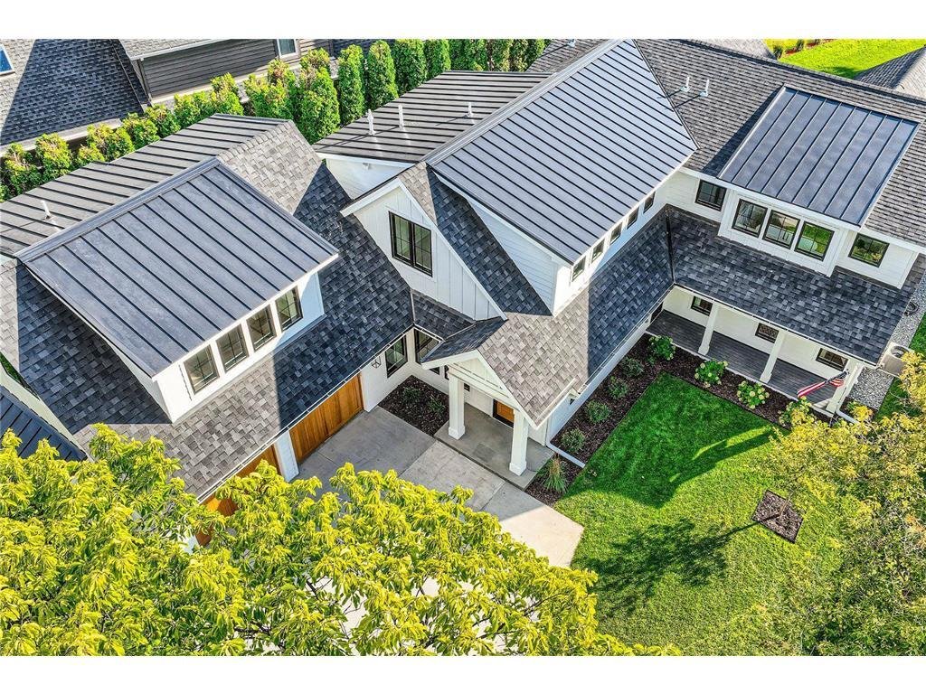 Modern Farmhouse By The Lake In Wayzata, Minnesota, United States For