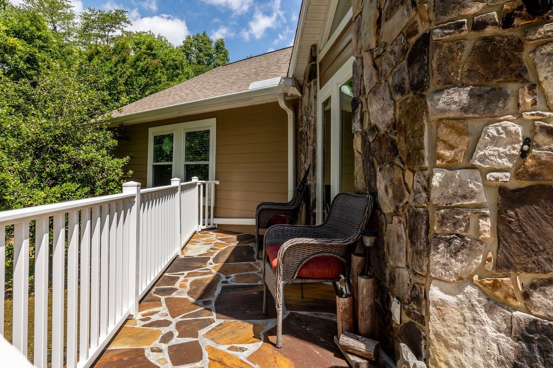 "Harbor Place Retreat 4 Bed, 3 Bath, 3 In Maryville, Tennessee, United