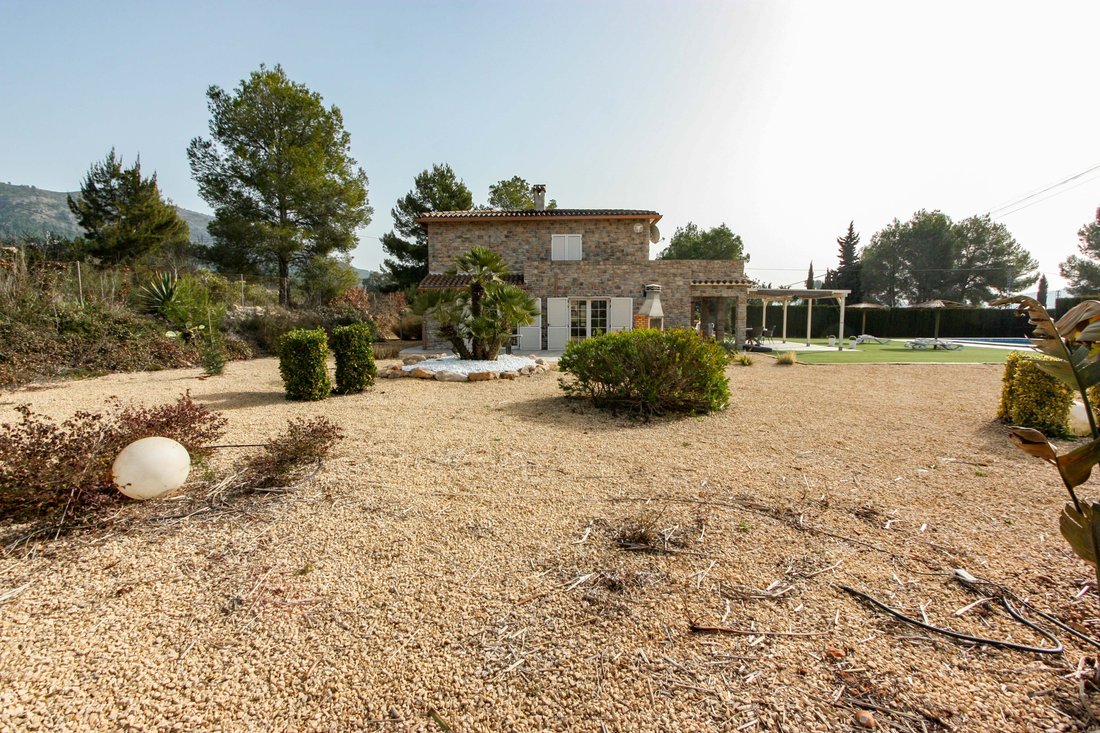 Jalon Valley Villa In Jalón, Valencian Community, Spain For Sale (13421560)