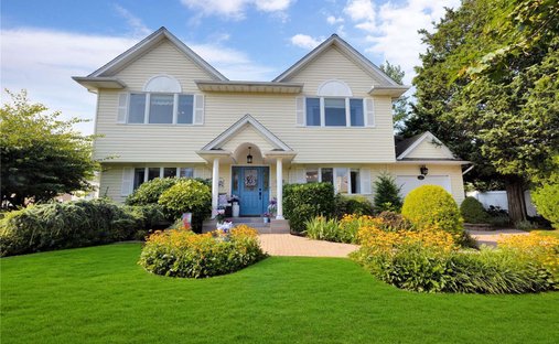 House in Massapequa, New York, United States 1