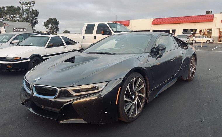 Luxury EV BMW i8 – ediqësedi