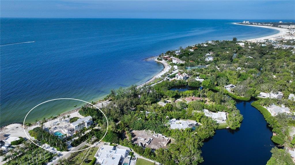 4 Bedrooms Single Family Detached In Siesta Key, Florida, United States