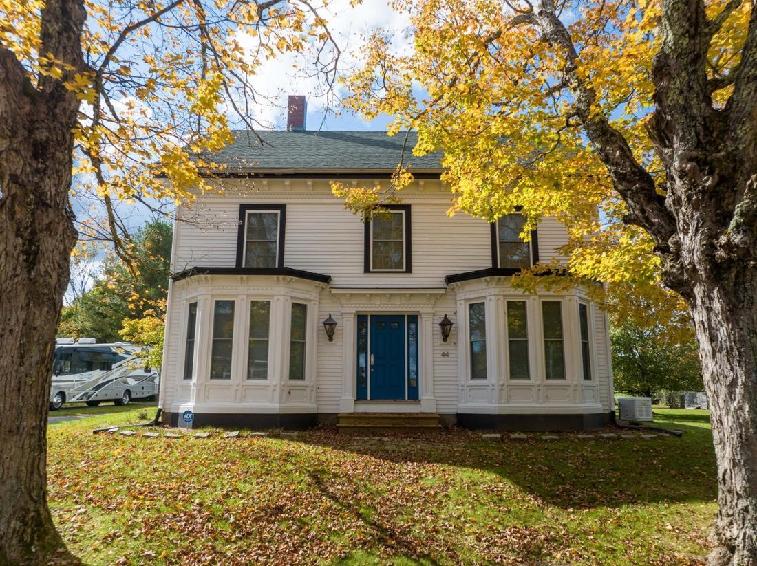 6 Bedrooms Single Family Detached In Roque Bluffs, Maine, United States