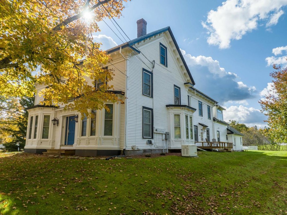 6 Bedrooms Single Family Detached In Roque Bluffs, Maine, United States