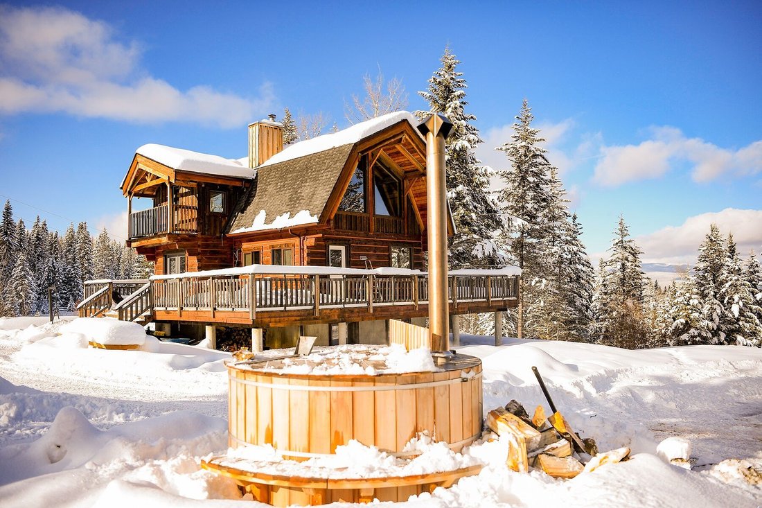 An Exceptional Life In Invermere, British Columbia, Canada For Sale