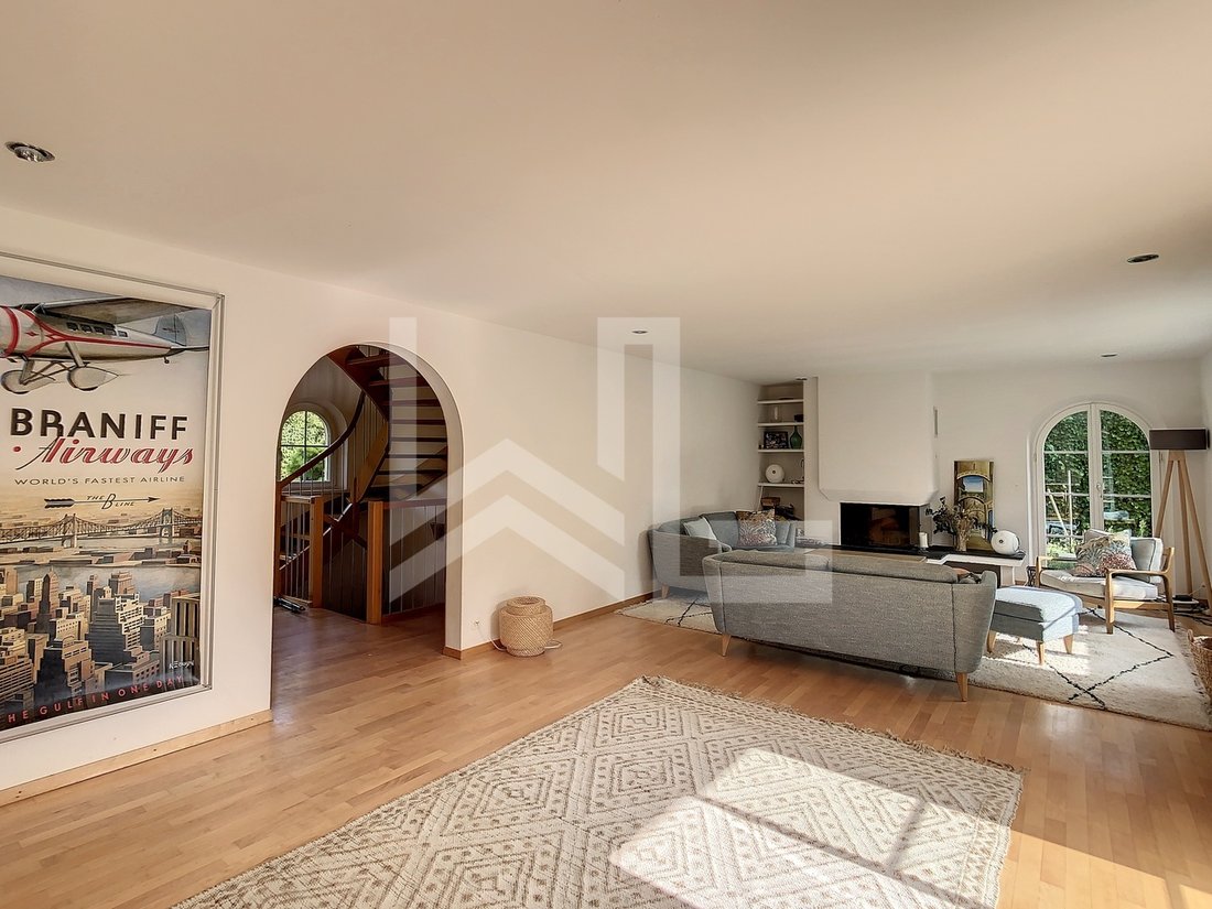 Jolie Villa Très Lumineuse Quartier Calme In Gingins, Vaud, Switzerland