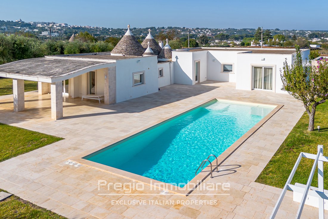 A Gem In The Apulian Paradise: Luxury Villa With Trulli In Tranquil Setting