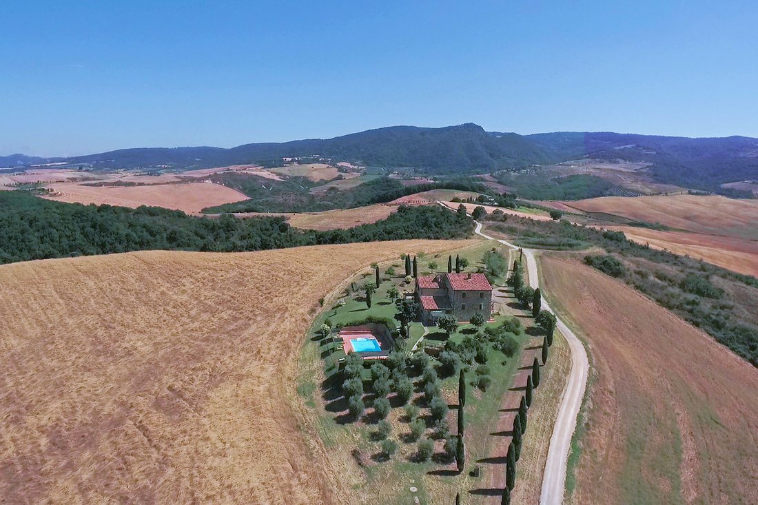 Country House in Sarteano, Tuscany, Italy 2 - 13429113