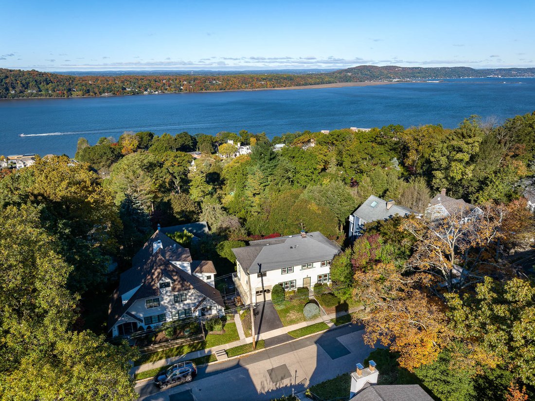 249 Palisade Avenue In Dobbs Ferry, New York, United States For Sale