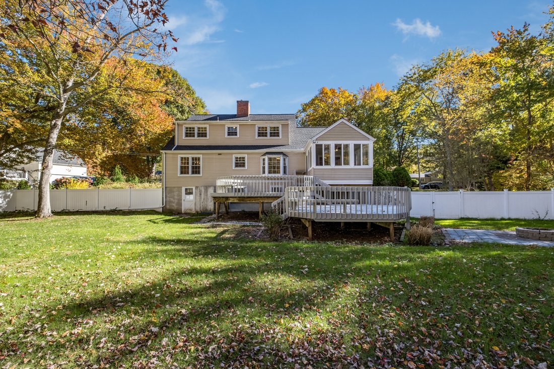 20 Milestone Lane In Killingworth, Connecticut, United States For Sale (13429122)