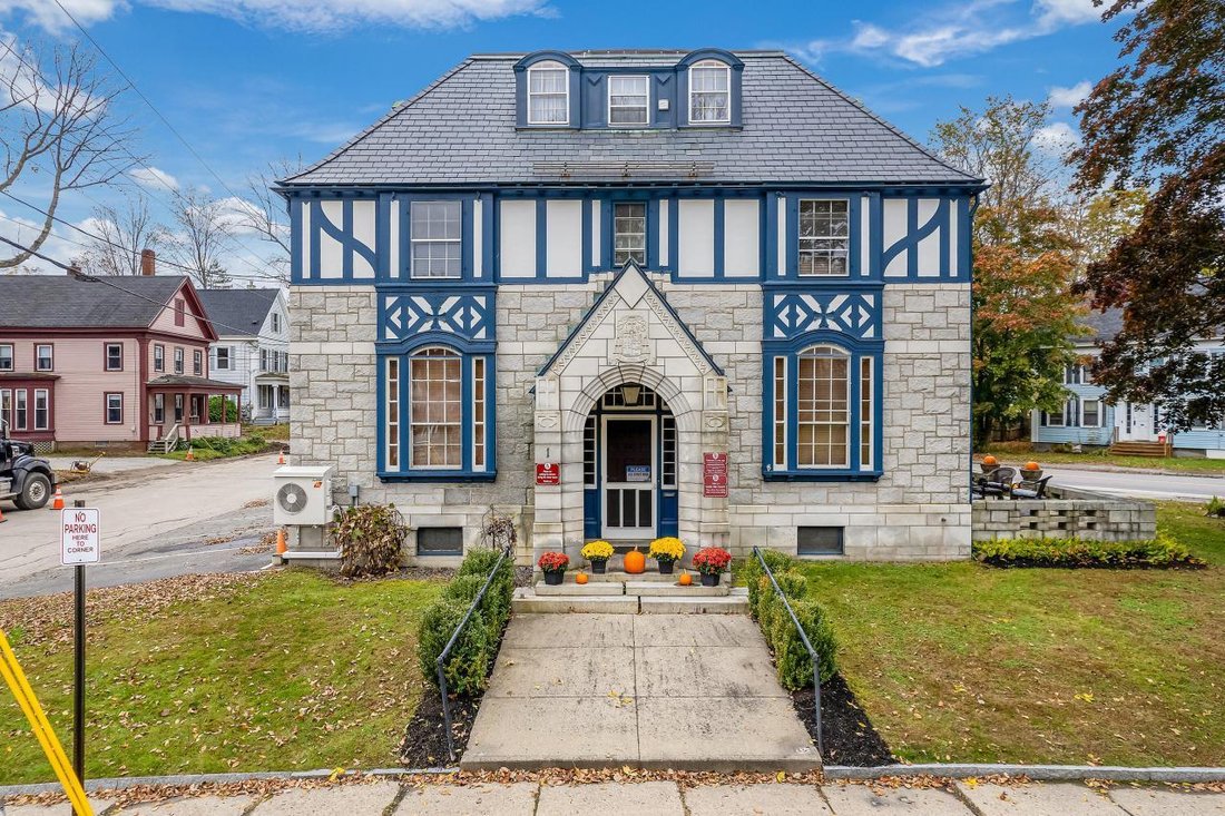 6 Bedrooms Single Family Detached In West Gardiner, Maine, United