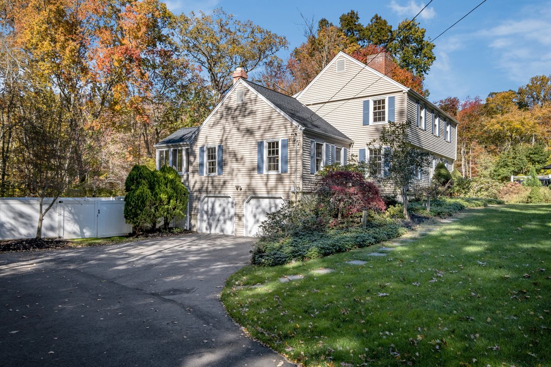 20 Milestone Lane In Killingworth, Connecticut, United States For Sale