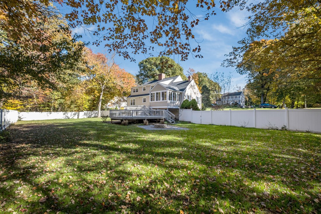 20 Milestone Lane In Killingworth, Connecticut, United States For Sale