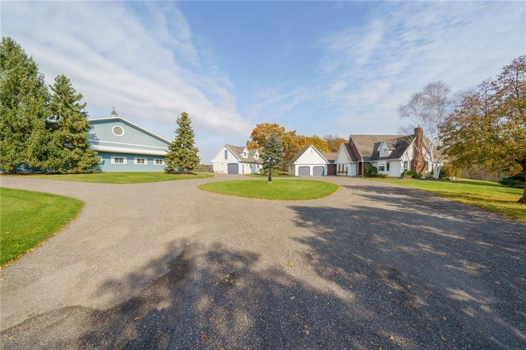 Truly Irreplaceable, Masterfully Designed !! In Cayuga, Ontario, Canada