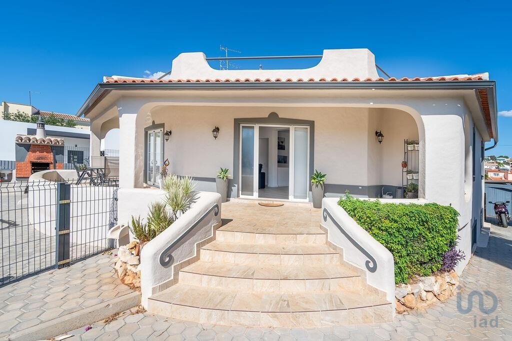 Portimão Town House In Portimão, Portugal For Sale (13433299)