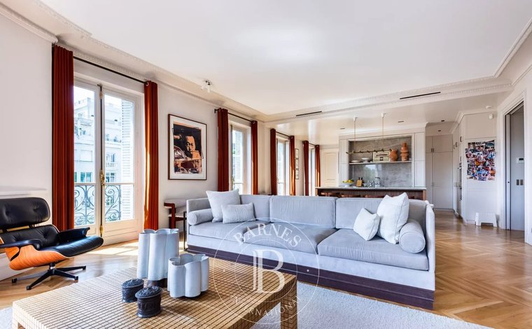 Avenue Montaigne – A Meticulously Renovated In Paris, île De France, France  For Sale (11973595)